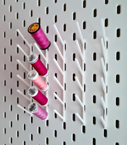 Garenhouder voor IKEA Skadis bord voor 6 klosjes garen, Hobby en Vrije tijd, Naaien en Fournituren, Nieuw, Garen of Naald(en)