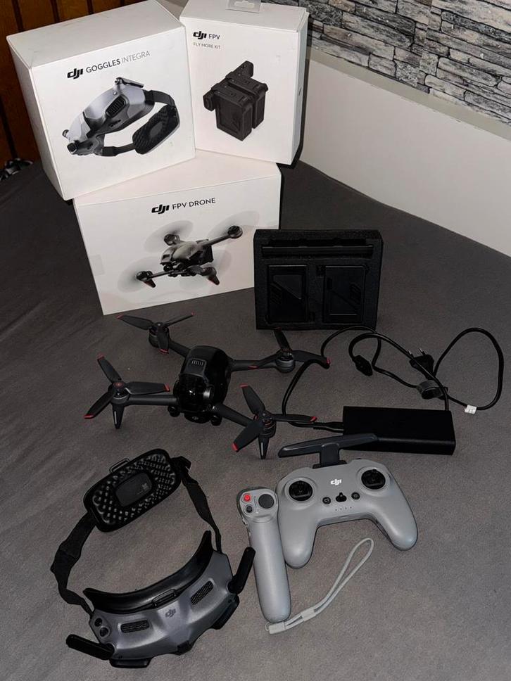 DJI FPV Fly More Combo, Audio, Tv en Foto, Drones, Zo goed als nieuw, Drone met camera, Ophalen