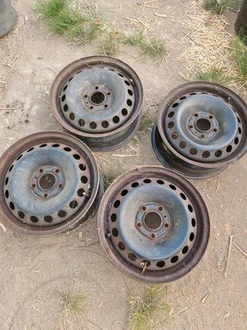 Setje opel/saab stalen velgen 15inch beschikbaar voor biedingen