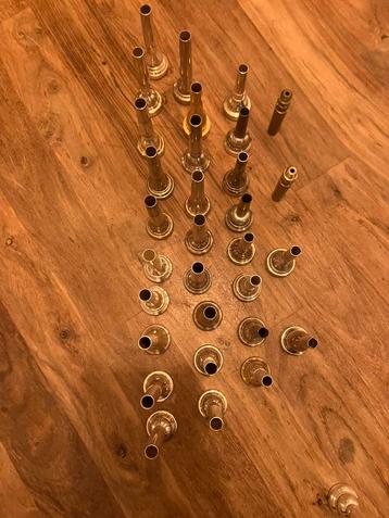 Diverse mondstukken  beschikbaar voor biedingen
