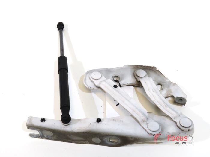 Motorkap Scharnier van een Audi A1, Auto-onderdelen, Overige Auto-onderdelen, Audi, Gebruikt, 6 maanden garantie, 12 maanden garantie