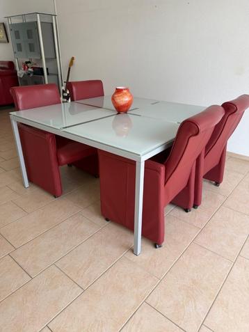 4 Luxe leren eetkamerstoelen donkerrood met eetafel beschikbaar voor biedingen