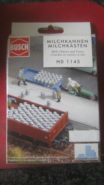 BUSCH 1145: setje melkbussen en melkkratten beschikbaar voor biedingen
