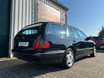 Mercedes-Benz E-Klasse Combi 4-Matic 2100KG €9950 EX! 320, Auto's, Automaat, Achterwielaandrijving, Gebruikt, Zwart
