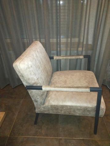 Zeer nette Fauteuil 30 euro. beschikbaar voor biedingen