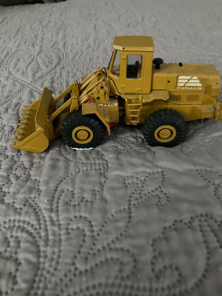 Fiat Allis shovel schaalmodel, Hobby en Vrije tijd, Modelbouw | Auto's en Voertuigen, Gebruikt, Overige typen, 1:50 of kleiner