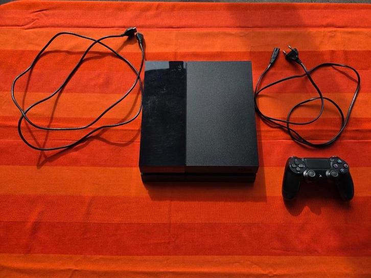 Playstation 4, PS4 Slim 500GB + FC24 & FIFA 23, Spelcomputers en Games, Games | Pc, Gebruikt, Sport, 1 speler, Vanaf 3 jaar, Eén computer
