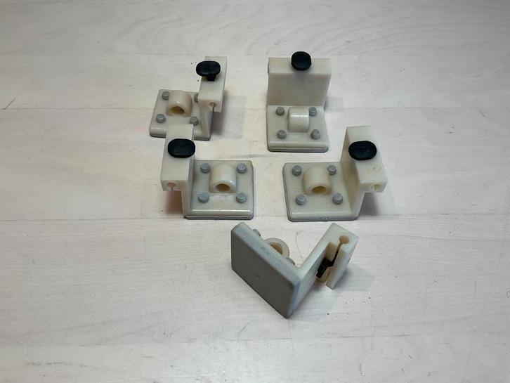 Schroefloze bevestigingsogen vijf stuks caravan voortent, Caravans en Kamperen, Caravan accessoires, Zo goed als nieuw, Ophalen of Verzenden