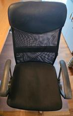 Comfortabele bureaustoel.  Merk : Staples, Ophalen, Zwart, Zo goed als nieuw, Bureaustoel
