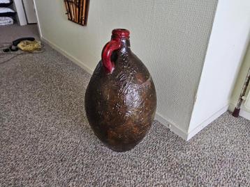 Decoratieve vintage vaas beschikbaar voor biedingen