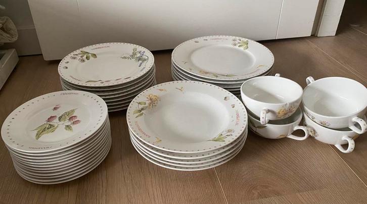 Serviesset Wildflowers Marjolein Bastin, Huis en Inrichting, Keuken | Servies, Gebruikt, Compleet servies, Overige stijlen, Porselein