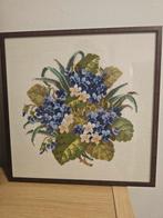 Geborduurde Bloemen in Lijst, Huis en Inrichting, Woonaccessoires | Schilderijen, Tekeningen en Foto's, Minder dan 50 cm, Ophalen of Verzenden