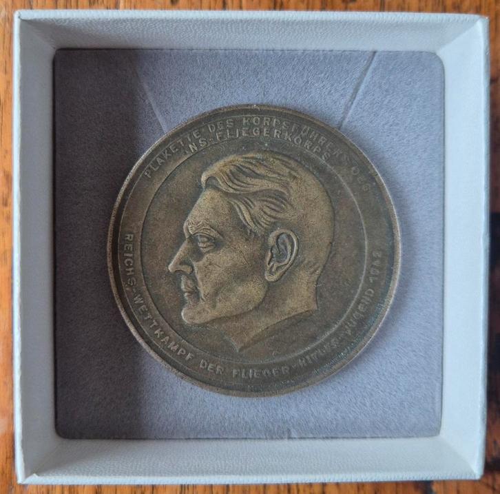 Brons NSFK Plakette 1942 - Hitler verzamelobject, Verzamelen, Militaria | Algemeen, Overige soorten, Overige typen, Duitsland