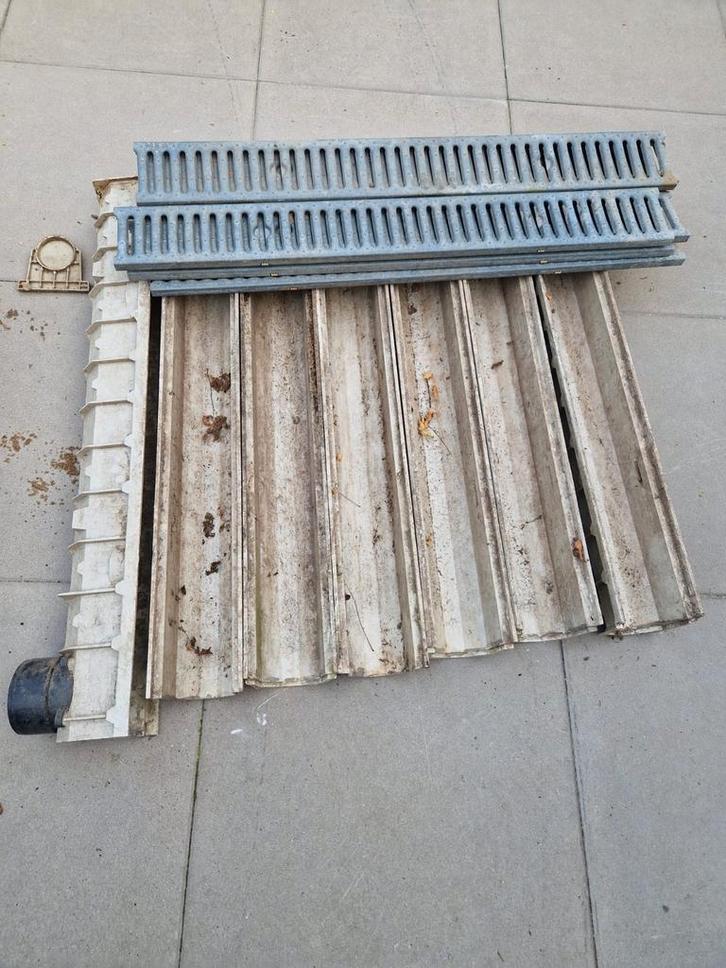 Afwatergoot met roosters 7x, Tuin en Terras, Deurmatten, Gebruikt, Kunststof, Buiten, Ophalen