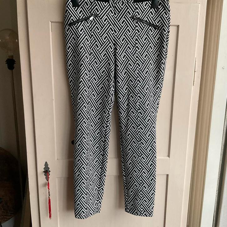 Nieuwe Cambio broek maat 42/44, Kleding | Dames, Broeken en Pantalons, Nieuw, Maat 42/44 (L), Zwart, Lang, Ophalen of Verzenden