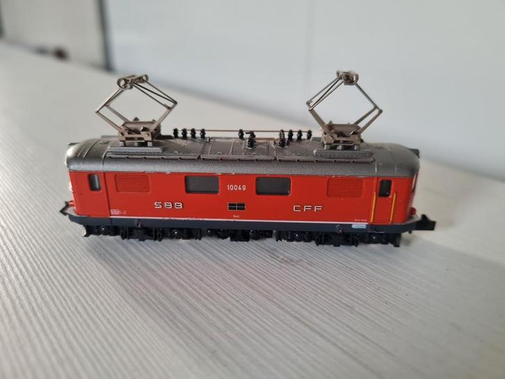 Mooie Kato N-spoor SBB/CFF elektrische loc E10049, Hobby en Vrije tijd, Modeltreinen | N-Spoor, Gebruikt, Locomotief, Gelijkstroom