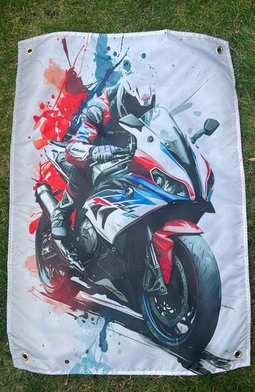 PRACHTIGE MOTOR BANNER 60X90 MET BEVSTIGGINGS OGEN beschikbaar voor biedingen