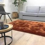 Ross 63 - Uniek hoogpolig vloerkleed in Oranje/Bruine kleur, Huis en Inrichting, Ophalen, Bruin, 150 tot 200 cm, Zo goed als nieuw