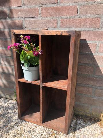 Vintage houten lade plantenkast