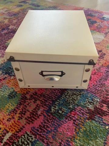 Vingerhoedjes - mysterie box beschikbaar voor biedingen
