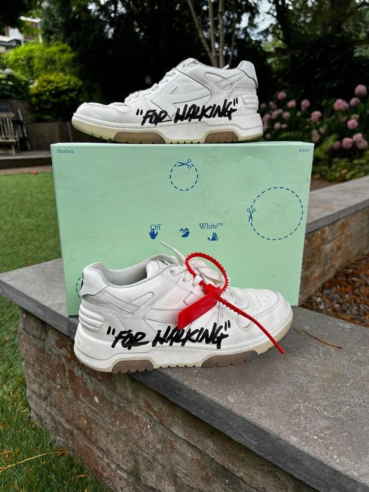 OFF WHITE walking out of office sneakers mt36 -TIEN concepts, Kleding | Dames, Schoenen, Gedragen, Sneakers of Gympen, Wit, Ophalen of Verzenden