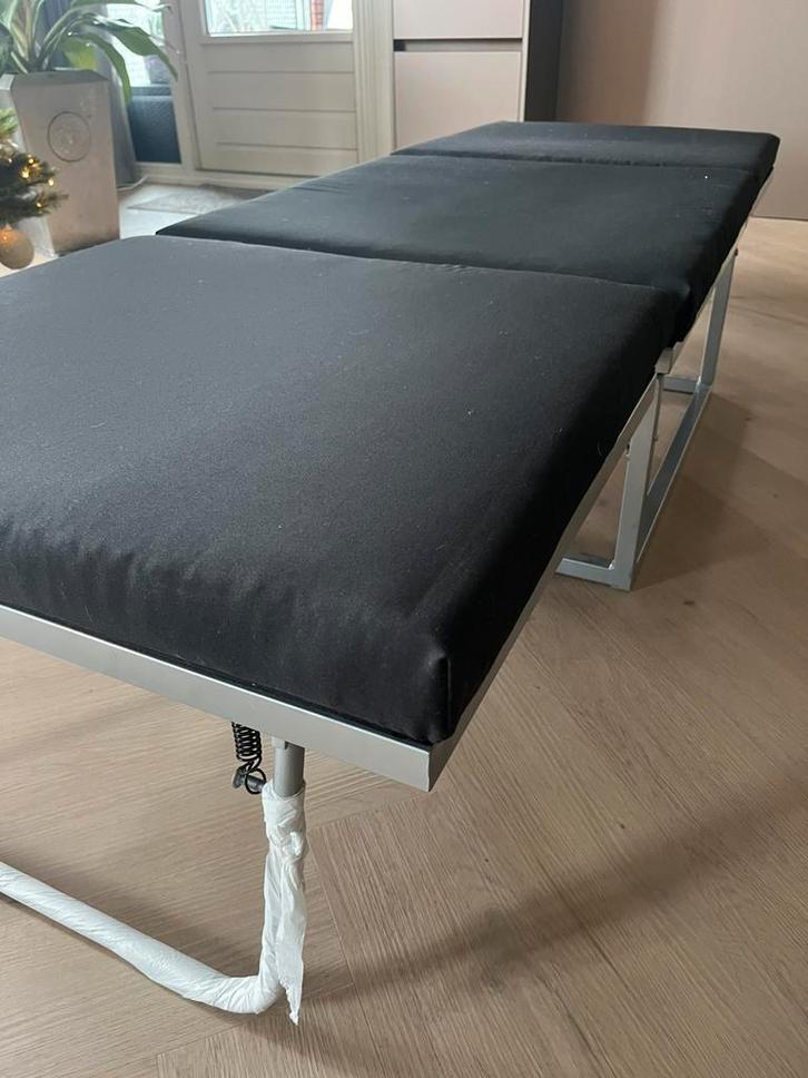 Klapbed / Vouwbed 2x, Sport en Fitness, Massageproducten, Zo goed als nieuw, Massagetafel, Ophalen of Verzenden