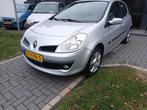 Renault Clio 1.6 16V 82KW 3-DRS 2009 Grijs, Voorwielaandrijving, 4 cilinders, Origineel Nederlands, Handgeschakeld