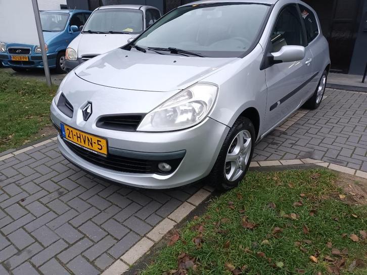 Renault Clio 1.6 16V 82KW 3-DRS 2009 Grijs, Auto's, Renault, Bedrijf, Clio, Benzine, D, Hatchback, Handgeschakeld, Origineel Nederlands
