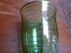 art deco groen glazen vaasje met gouden details, Antiek en Kunst, Antiek | Glas en Kristal, Ophalen of Verzenden