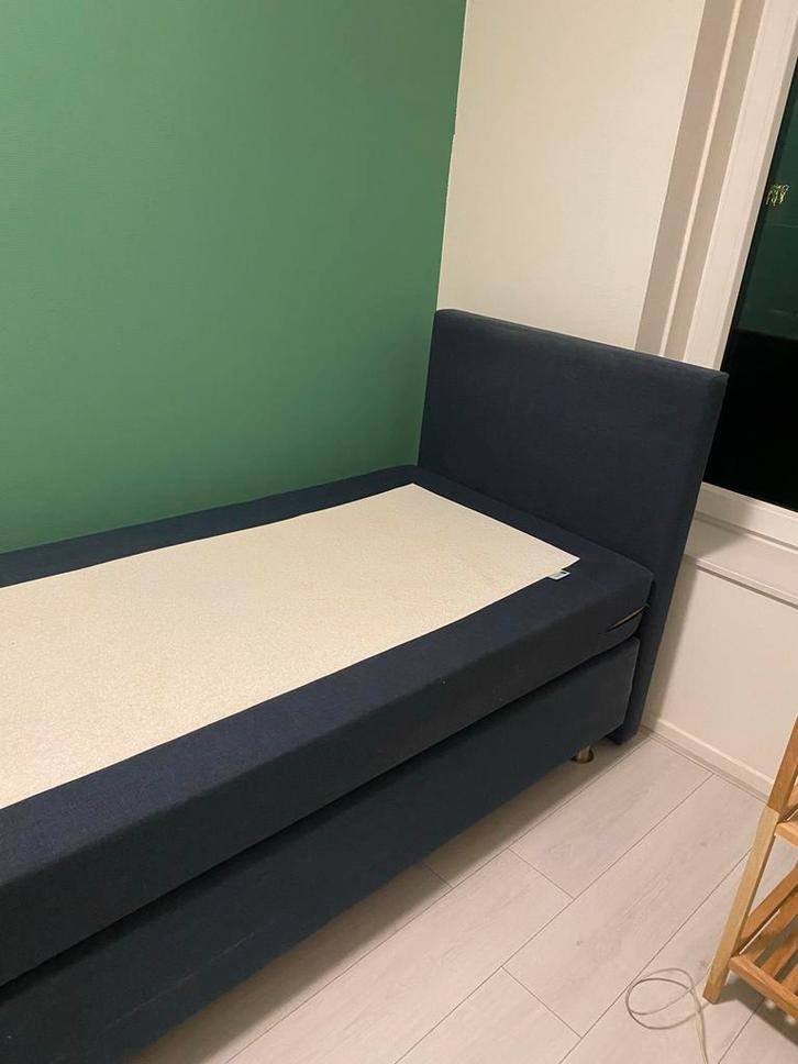 Eenpersoons bed boxspring, Huis en Inrichting, Slaapkamer | Bedden, Gebruikt, Eenpersoons, 90 cm, 200 cm, Stof, Blauw, Ophalen