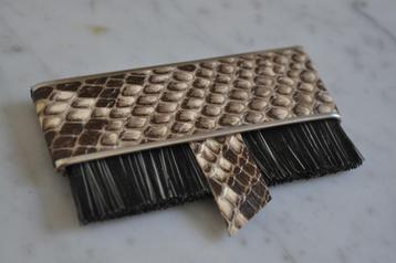 Vintage Slangenprint Borsteltje in Houder 8,5 cm 1960s beschikbaar voor biedingen