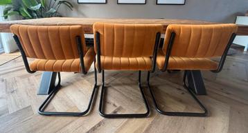 Industriële Eetkamerstoelen Okergeel beschikbaar voor biedingen