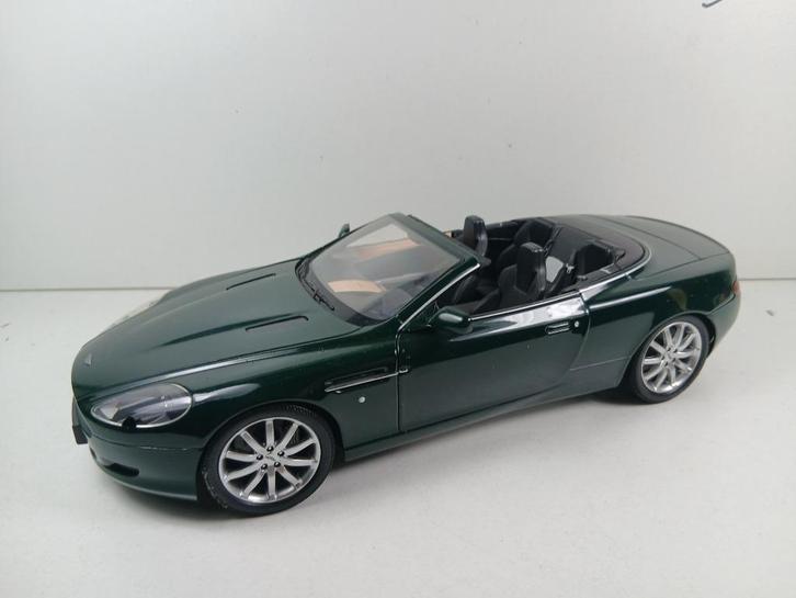 minichamps 1/18  aston martin db9 cabrio, Hobby en Vrije tijd, Modelauto's | 1:18, Zo goed als nieuw, Bburago, Ophalen of Verzenden