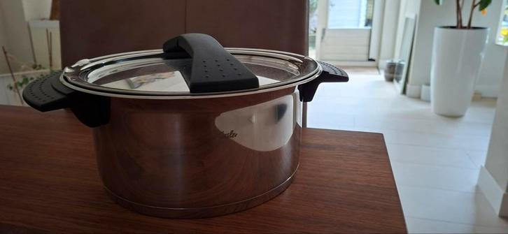 Fissler Hoge Pan - Gas - 24 x 13 cm, Huis en Inrichting, Keuken | Potten en Pannen, Gebruikt, Koekenpan of Braadpan, Rvs, Ophalen