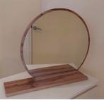 Gave staande ronde spiegel met houten schapje 70 x 56 zgan, Ophalen of Verzenden, Zo goed als nieuw, Minder dan 100 cm, Rechthoekig