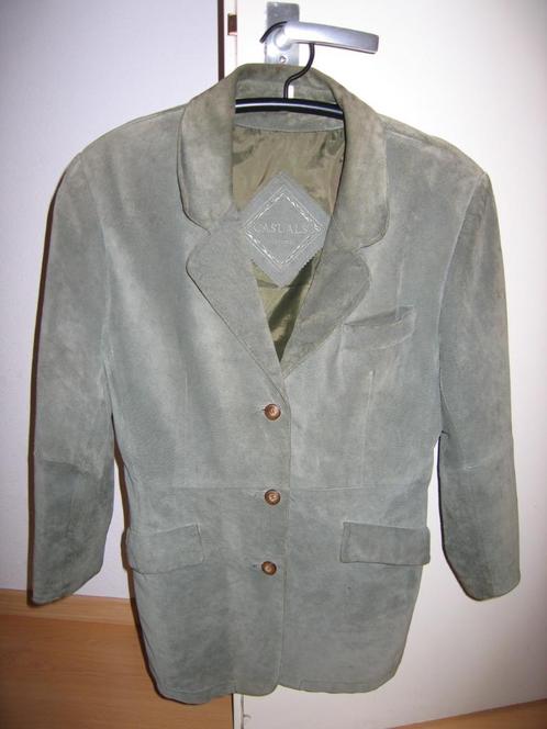 Kaki suede blazer/colbert/jasje volledig gevoerd maat 38, Kleding | Dames, Jasjes, Kostuums en Pakken, Gedragen, Jasje, Maat 38/40 (M)