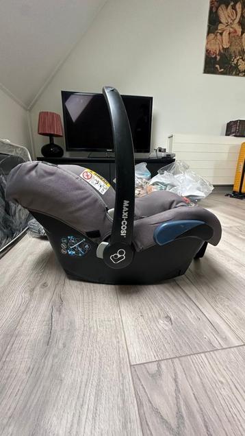 Baby maxi-cosi beschikbaar voor biedingen