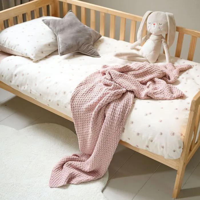 Gebreid deken 100x150 cm. Petite Amelie oudroze, Kinderen en Baby's, Dekens, Slaapzakjes en Inbakerproducten, Zo goed als nieuw