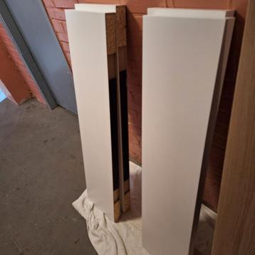 4 Wandplanken/Boekenplanken - €5 per stuk 110x26cm beschikbaar voor biedingen