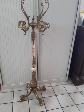 Kapstok vintage beschikbaar voor biedingen