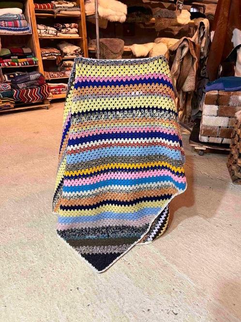 Granny deken plaid diagonaal gehaakte strepen 182x125cm, Huis en Inrichting, Woonaccessoires | Plaids en Woondekens, Gebruikt