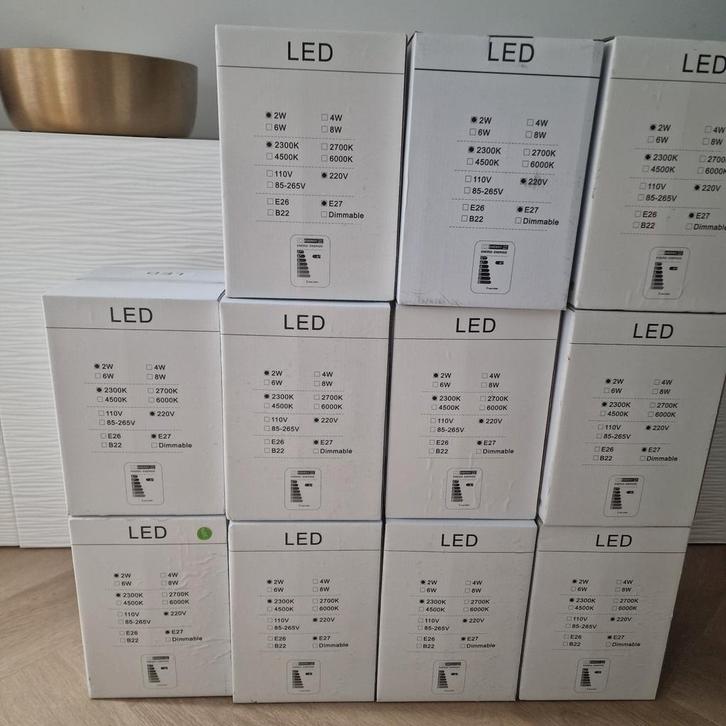 Nieuwe LED Gloeilampen - Grote Fitting, Huis en Inrichting, Lampen | Losse lampen, Nieuw, Led-lamp, E27 (groot), Ophalen