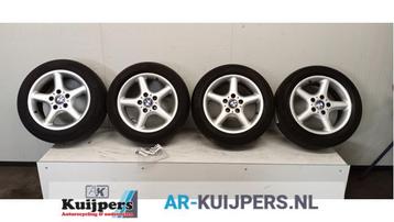 Sportvelgenset + banden van een BMW 3-Serie beschikbaar voor biedingen