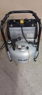 Jun air compressor, Doe-het-zelf en Verbouw, Compressors, Ophalen, 6 tot 10 bar, Zo goed als nieuw, Minder dan 200 liter/min