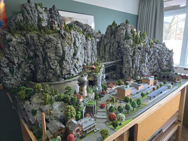 Model landschap spoor N Kato rails 5 losse banen, Hobby en Vrije tijd, Modeltreinen | N-Spoor, Zo goed als nieuw, Gelijkstroom