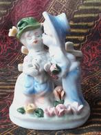Mooi oud beeldje uit Duitsland van jongen en meisje 9,5 cm., Antiek en Kunst, Ophalen of Verzenden