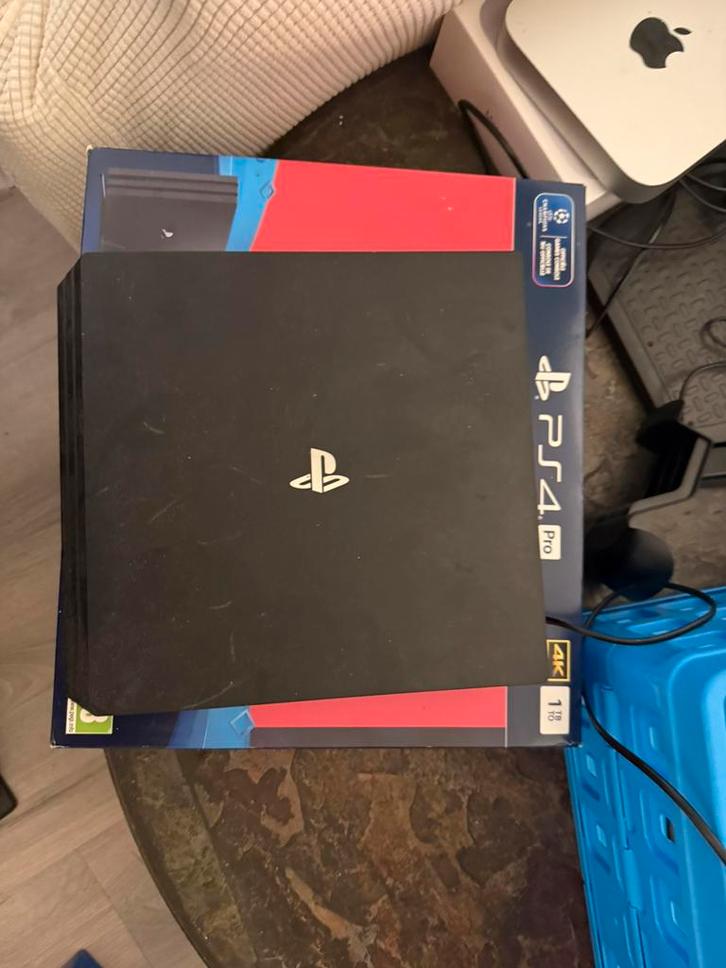 Playstation 4 Pro, 1TB & 3 controllers, Spelcomputers en Games, Spelcomputers | Sony PlayStation 4, Gebruikt, Pro, 1 TB, Met 3 controllers of meer