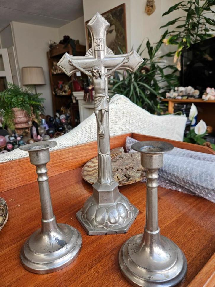Antiek Kruisbeeld met Kandelaars, Antiek en Kunst, Antiek | Religie, Ophalen of Verzenden