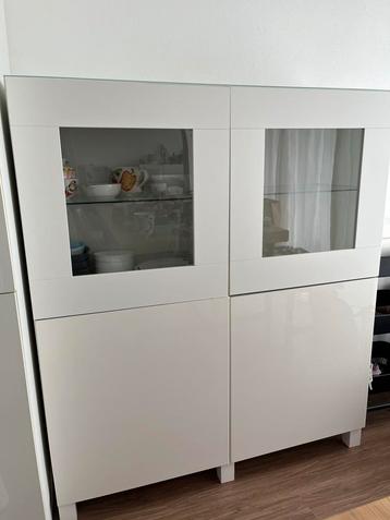 Besta kast beschikbaar voor biedingen