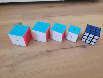 4x speed cubes + 1 normale rubik's cube beschikbaar voor biedingen